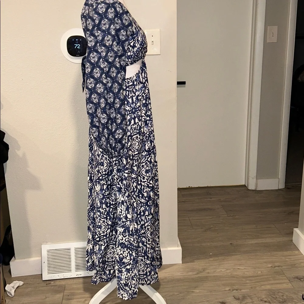 Abercrombie & Fitch Navy and White Dress Long-sleeve Plunge Cutout Maxi Dress XS
